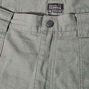 Royal Robbins Mens Vintage Y2k Pleated Chino Shorts Size 36 Khaki